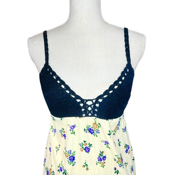 Zara Cream Floral Satin Printed and Black Crochet Knit Midi Length Dress - Picture 3 of 10